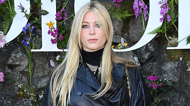 Clementine Vaughnová je dcerou topmodelky Claudie Schifferové. (červen 2024)