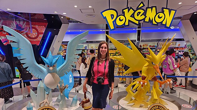 V n�kupn� �tvrti Umeda jsme nav�t�vili n�kolik obchod�, aby byl n� z�itek z �saky kompletn�. Mezi nimi i velkou Pok�mon prodejnu.