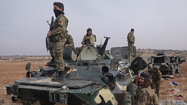 Rebelov� v kl��ov�m m�st� Homs v S�rii (7. prosince 2024)