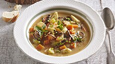 Bramborov� pol�vka s houbami