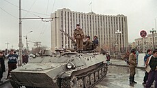 �e�en�tí separatisté hlídají prezidentský palác D�ochara Dudajeva. (25....