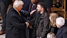 Donald Trump a Volodymyr Zelenskyj na znovuotev�ení katedrály Notre-Dame (7....