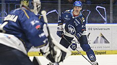 Kladenský Jaromír Jágr bhem rozbruslení ped duelem s Vítkovicemi.