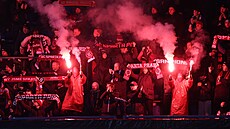 Spar�an�tí fanou�ci b�hem utkání proti Bohemians