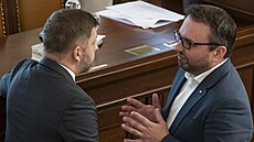 Sch�ze Poslanecké sn�movny. Na snímku Marian Jure�ka (KDU-�SL) a Vít Raku�an...