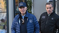 Joe Biden (vlevo) se synem na snímku z minulého týdne. Te� na konci svého...