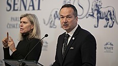Senát za�al projednávat d�chodovou reformu. Ta by mimo jiné postupn� zvý�ila...