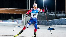 Jakub �tvrtecký na trati sprintu v Kontiolahti