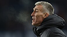 Trenér karvinských fotbalist Martin Hyský bhem ligového duelu na Spart.