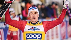 Harald Östberg Amundsen se raduje z vít�zství ve skiatlonu na Sv�tovém poháru v...