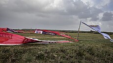 Svtový pohár v cyklokrosu na Sardinii se potýká se silným vtrem