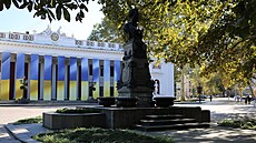 V Od�se plánují demontovat n�kolik památník�, v�etn� busty básníka a dramatika...