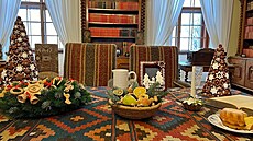 Váno�ní atmosféru v interiérech tel�ského zámku navodí mimo jiné sváte�ní...
