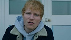 Ed Sheeran v klipu Under the Tree