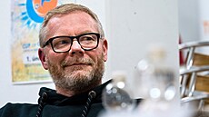 Vasil Ku�ej na besed� s mláde�í ústeckého Viagemu.