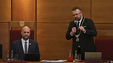 Hejtman a poslanec Josef B�lica (na snímku vlevo) p�edal funkci haví�ovského...