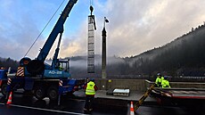 Povodí Oh�e m�ní �esle na vodním díle B�ezová. Práce provád�jí vy�kolení...