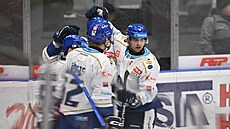Gólová radost hrá�� Kladna v utkání proti Olomouci.