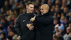 Kou� Manchesteru City Pep Guardiola b�hem utkání s Nottinghamem.