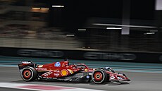 Charles Leclerc z Ferrari ve Velké cen� Abú Zabí F1.