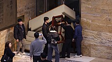 Jihokorejský prezident Jun Sok-jol v zemi vyhlásil stanné právo. Opoziní...