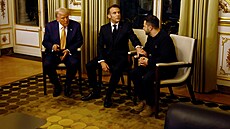 P�í�tí americký prezident Donald Trump se v Pa�í�i se�el s francouzským...