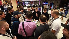 �éf ANO Andrej Babi� promluvil na kryptom�nové konferenci Emergence v Praze....