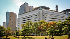 M�sto je proslulé svou moderní architekturou. Najdete tu vý�kové budovy...