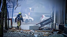 Výbuch v Haagu poni�il bytový d�m. Záchraná�i n�kolik lidí p�evezli do...