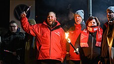 Zam�stnanci Volkswagenu v n�meckém Cvikov� demonstrují svou ochotu stávkovat....