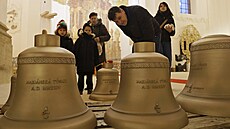 �estnáct zvon� pro budoucí zvonohru dorazilo do Mariánské Týnice. Zatím jsou k...