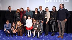 Herci a tv�rci na p�edstavení seriálu Náhradníci