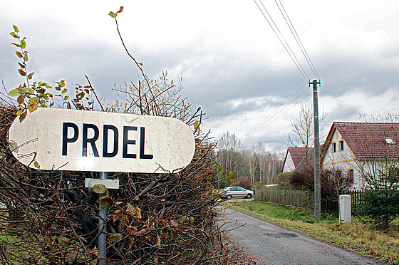 Osada Prdel u Rap�achu m��í jen asi 100 metr� a jsou tam jen asi t�i domy....