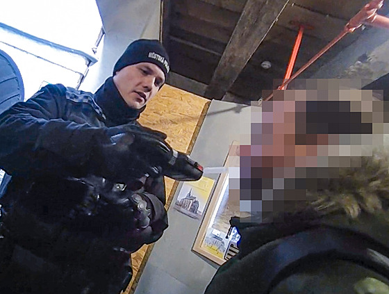 P�es 2,5 promile alkoholu nadýchal mu�, který se opil na ochozu nejvy��í...