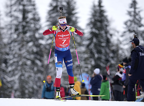 Markéta Davidová ve stíhacím závod� v Hochfilzenu