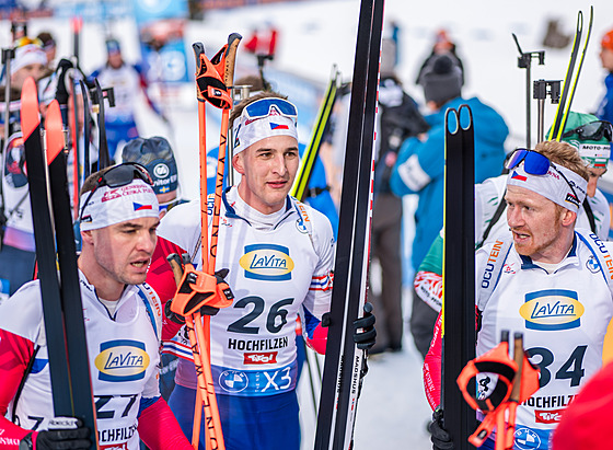 �e�tí biatlonisté po stíhacím závod� v Hochfilzenu.