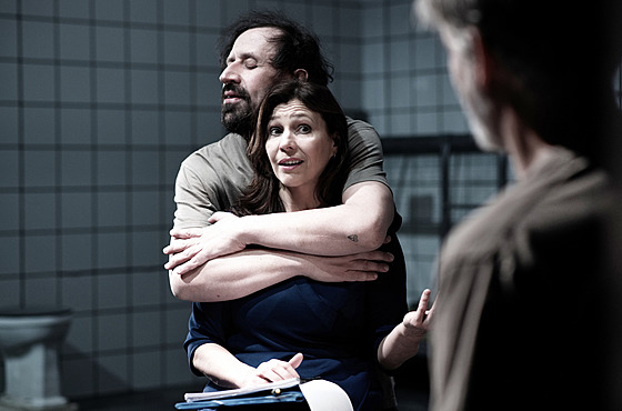 Lada Jelínková a Pavel �im�ík v inscenaci Nitero