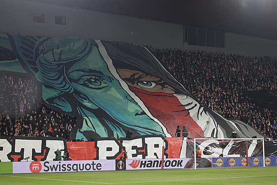 Choreo fanouk Slavie ped zápasem s Anderlechtem.