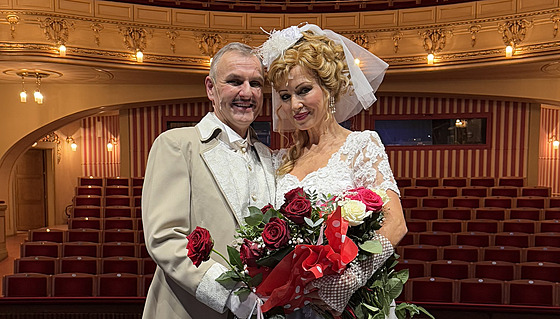 Tomá Christian Brázda a Kateina Broová v pedstavení Hello, Dolly!
