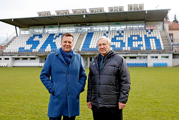 Lesk a bída fotbalových miliardářů z Brna. Jednoho soudí, druhý brojí proti umění