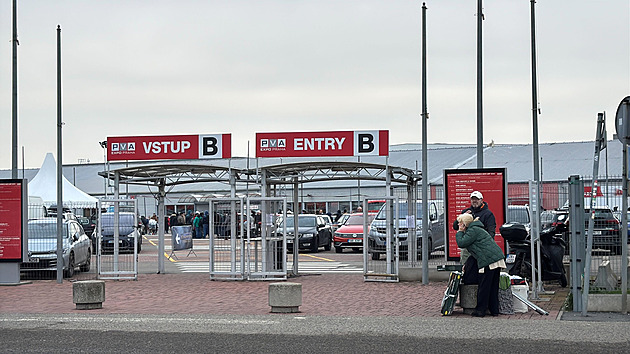 Lidl zlevnil až o devadesát procent, zákazníci kvůli tomu oblehli Letňany