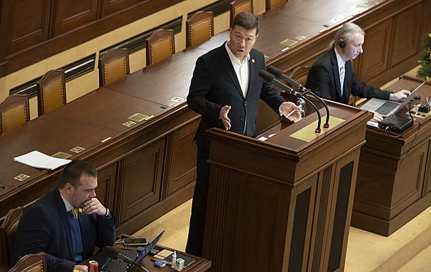 Vládní smolík - ČT a ČRo mají jen jeden způsob, jak přesvědčit o své neúplatnosti. Dát prostor opozici