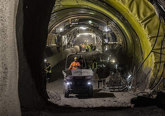 Plané sliby i „hrozby“. Pražské projekty zdržují pochybné tendry, spory i Vltava