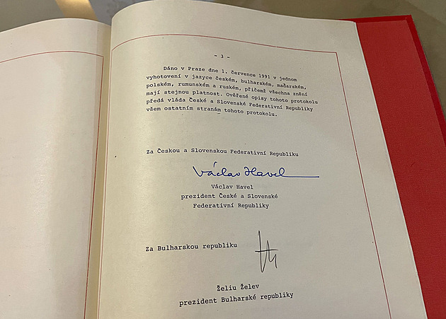 Lipavský převzal symbol zániku Varšavské smlouvy. Důležitý kus historie, řekl