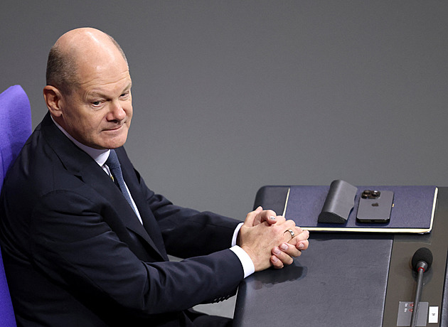 Scholz skončil s nedůvěrou. Ale jakou většinu Němci zvolí, když pětina hlasů (ty pro AfD) je mimo hru?