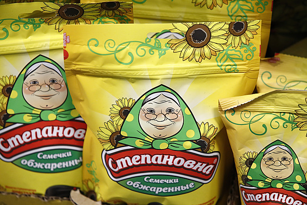 Červená vajíčka a hluboko do kapsy. Rusové musí na Velikonocích šetřit