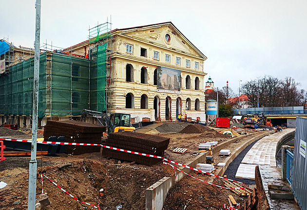 Ped Slavií se mní i nábeí u Male.