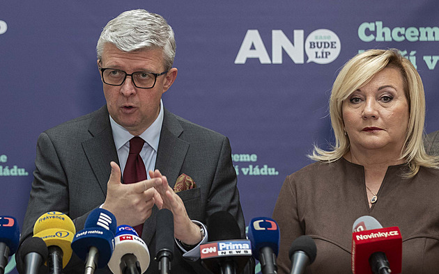 Poláci a Maďaři mají třikrát levnější elektřinu, vytkl vládě Havlíček