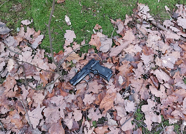 Mu pepadl potu v Tluné. en za pepákou vyhrooval se zbraní v ruce.