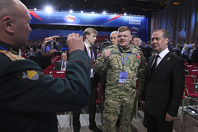 Medveděv není pouze zlý klaun, který chce rozpoutat jadernou válku, upozorňuje ruský politolog